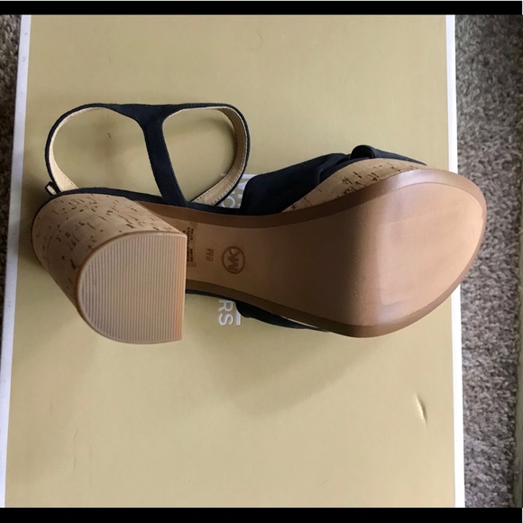 👡 NEW Michael Kors shoes (size 8) 👡 - Picture 5 of 5